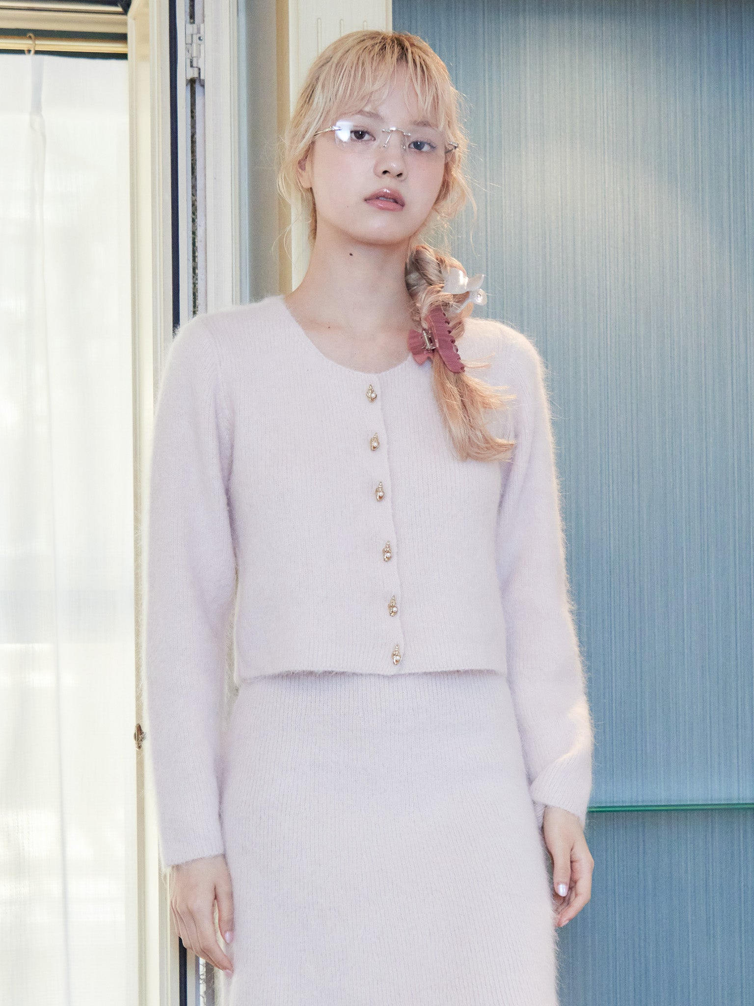 Shell button shaggy cardigan ピンクベージュ size:M model:163cm MINAMI