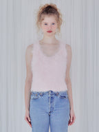 Back open shaggy knit tank top ピンク size:M model:173cm Olesia