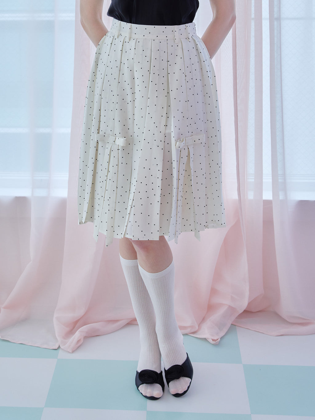 Ribbon slit pleated skirt ドット size:M model:173cm Olesia