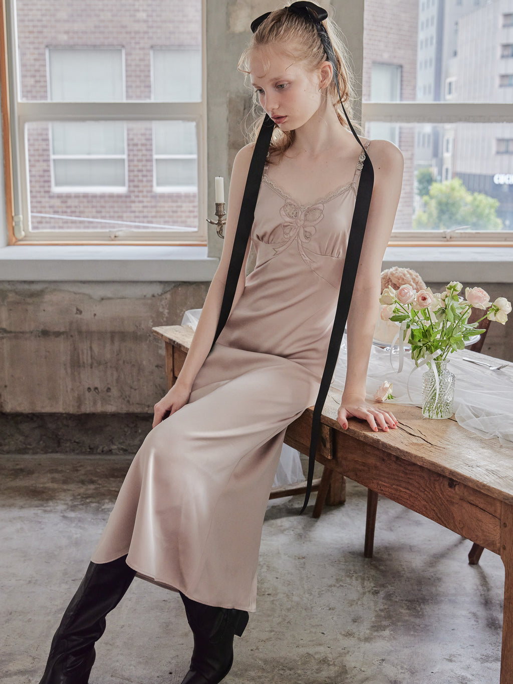 Ribbon embroidered satin cami dress ピンクベージュ size:M model:173cm DASHA.G