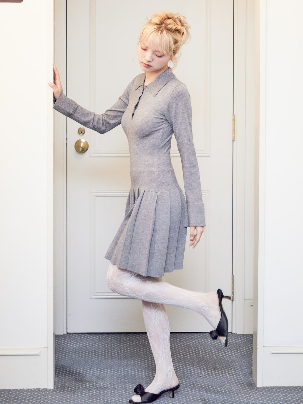 Low waist pleated glitter knit dress グレー size:M model:163cm MINAMI