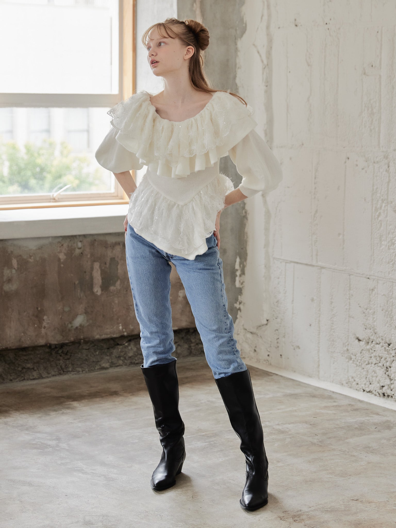 Shiny lace frill knit top ホワイト size:M model:173cm DASHA.G