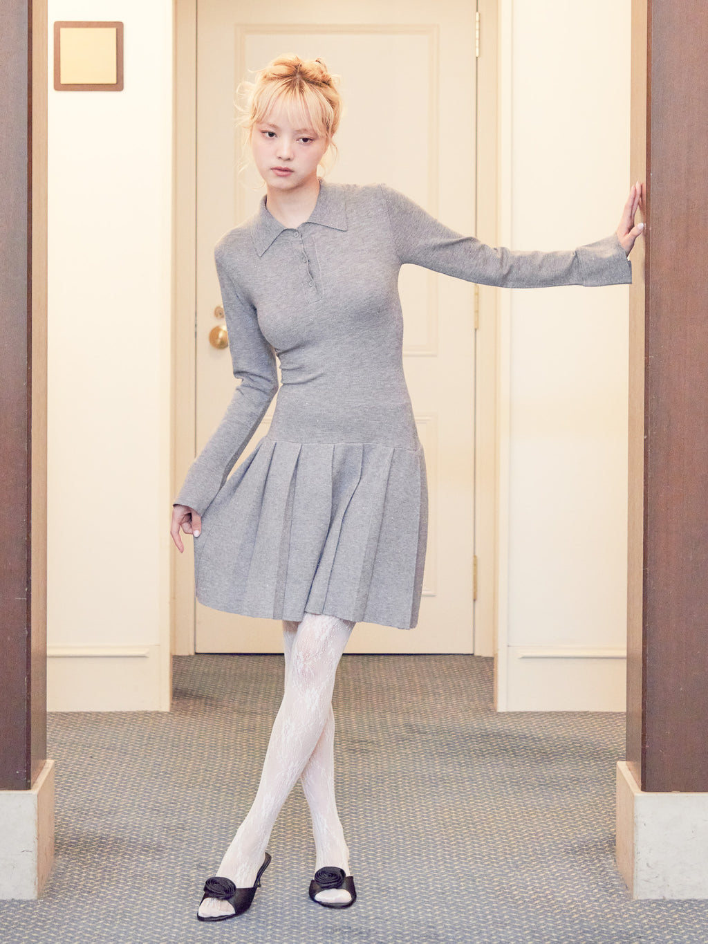 Low waist pleated glitter knit dress グレー size:M model:163cm MINAMI