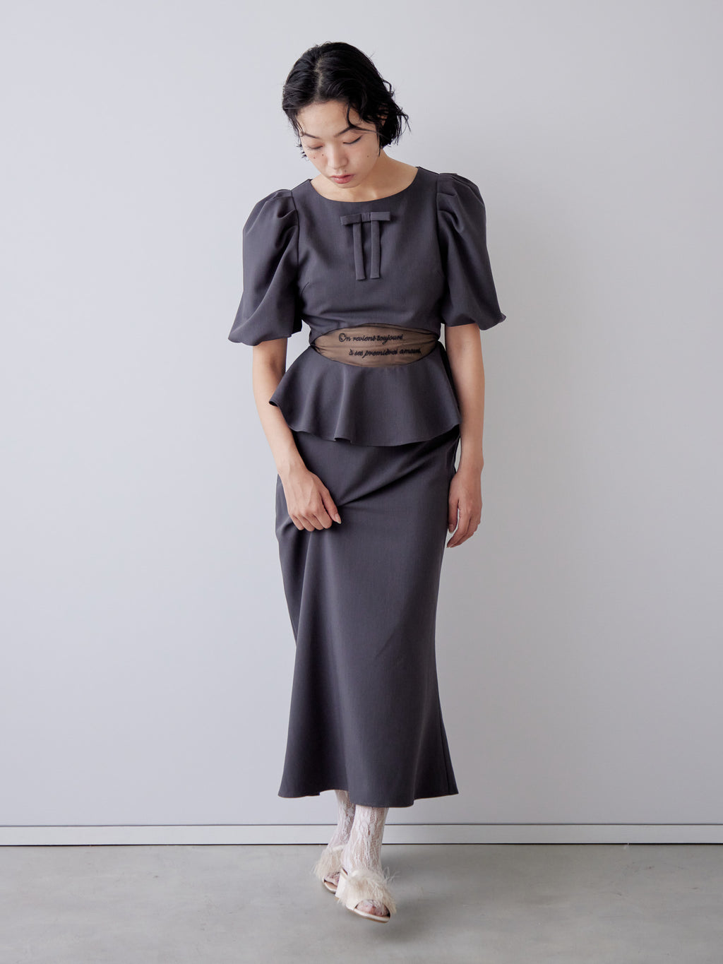 Sheer embroidered puff sleeve dress グレー size:M model:161cm 富樫かなえ