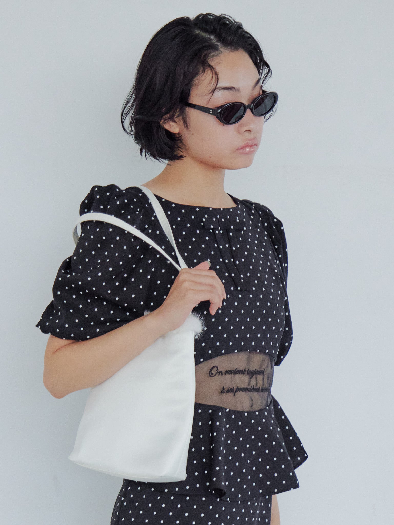 Fur satin bag ホワイト size:M model:161cm 富樫かなえ