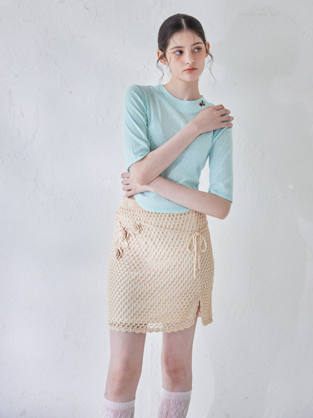 Rose crochet mini skirt ベージュ size:M model:170cm ALICE