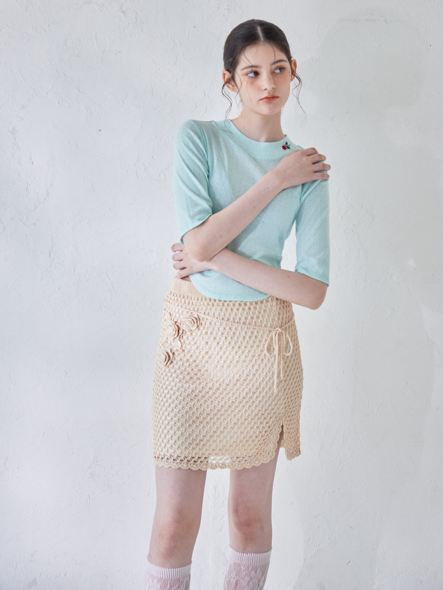 Rose crochet mini skirt ベージュ size:M model:170cm ALICE