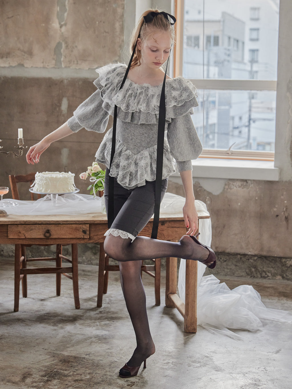 Hem lace sabrina pants グレー size:M model:173cm DASHA.G