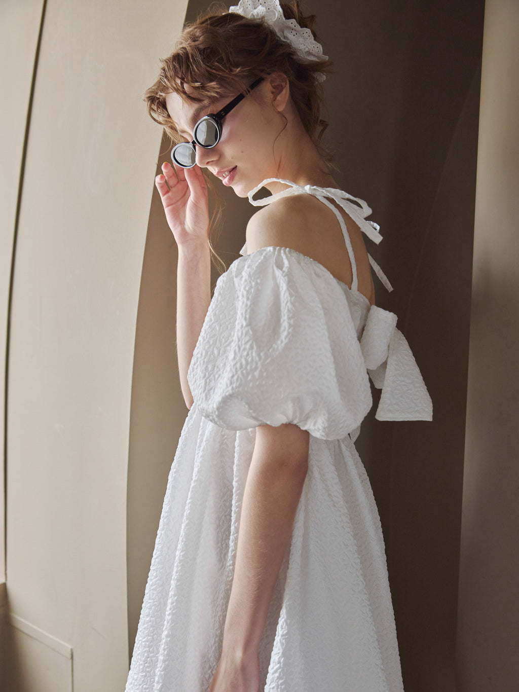 Back ribbon embossed volume mini dress ホワイト size:M model:175cm MARTA