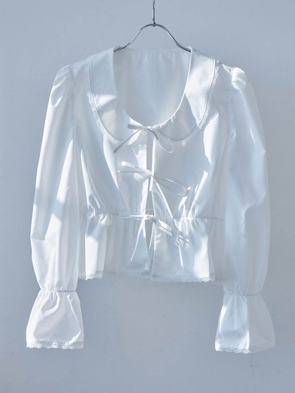 Front ribbon blouse ホワイト