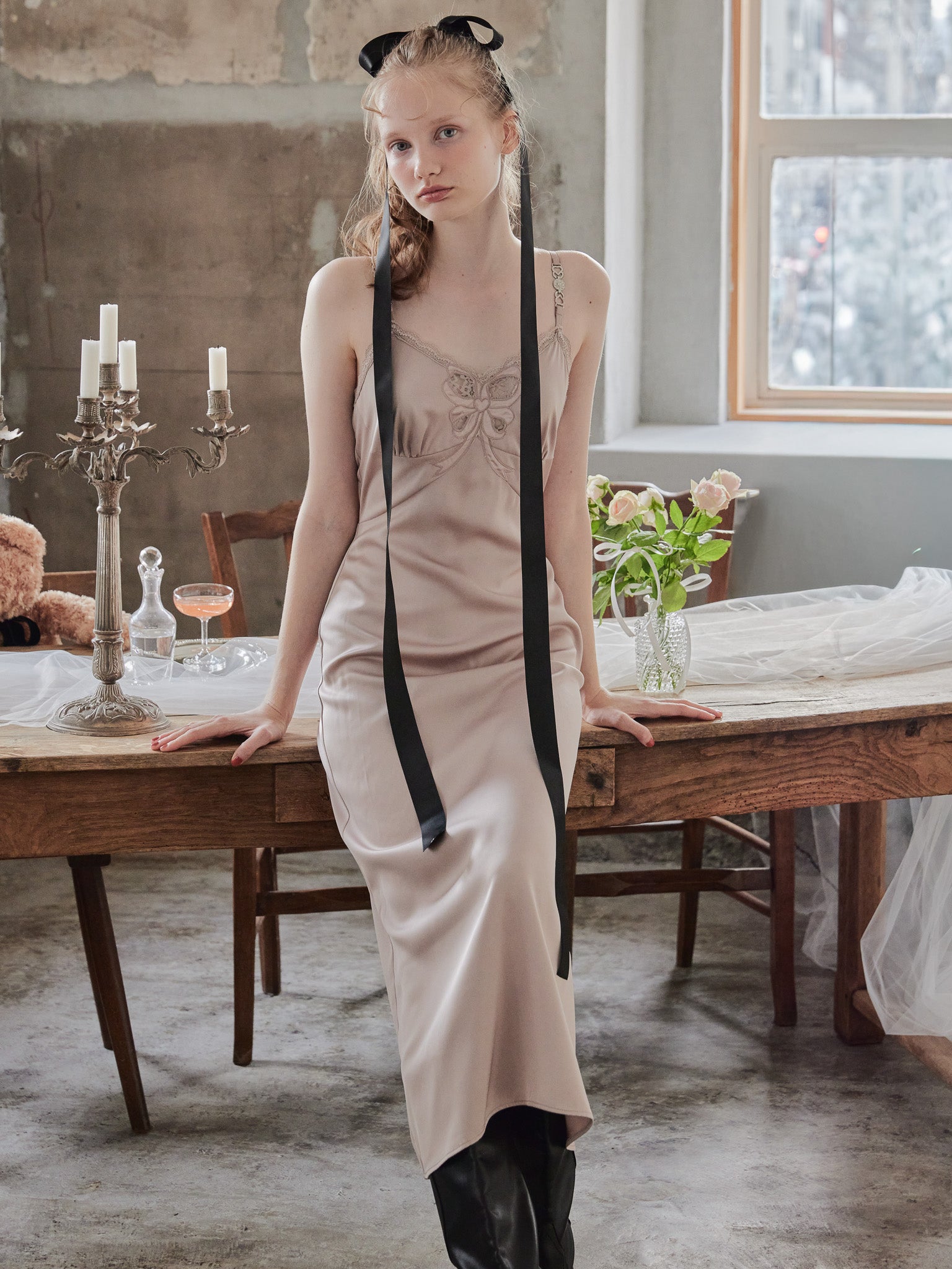 Ribbon embroidered satin cami dress ピンクベージュ size:M model:173cm DASHA.G