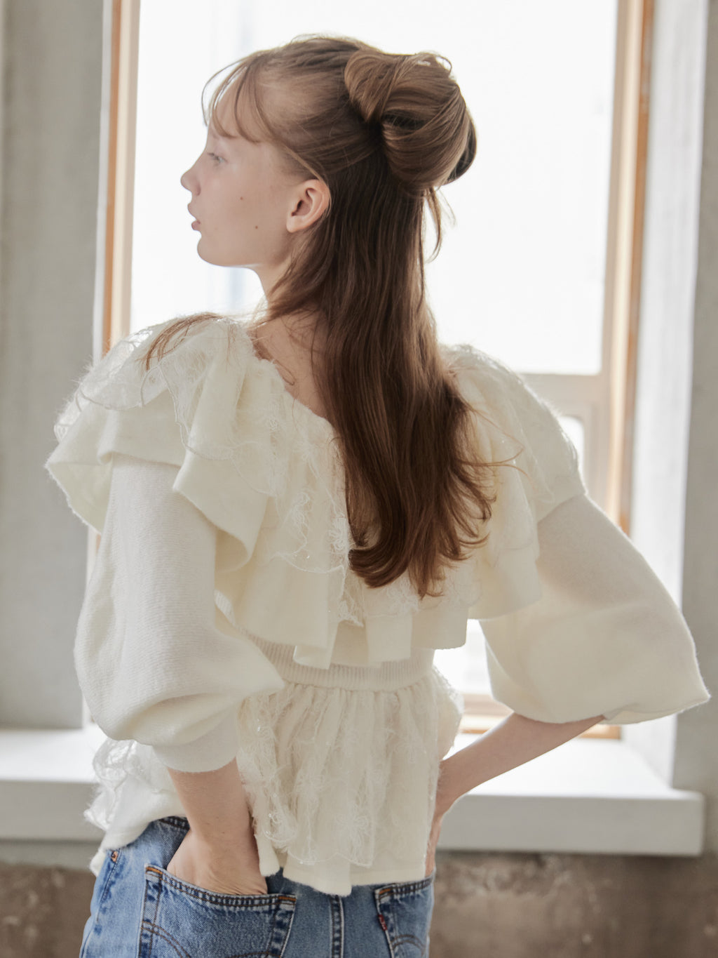 Shiny lace frill knit top ホワイト size:M model:173cm DASHA.G