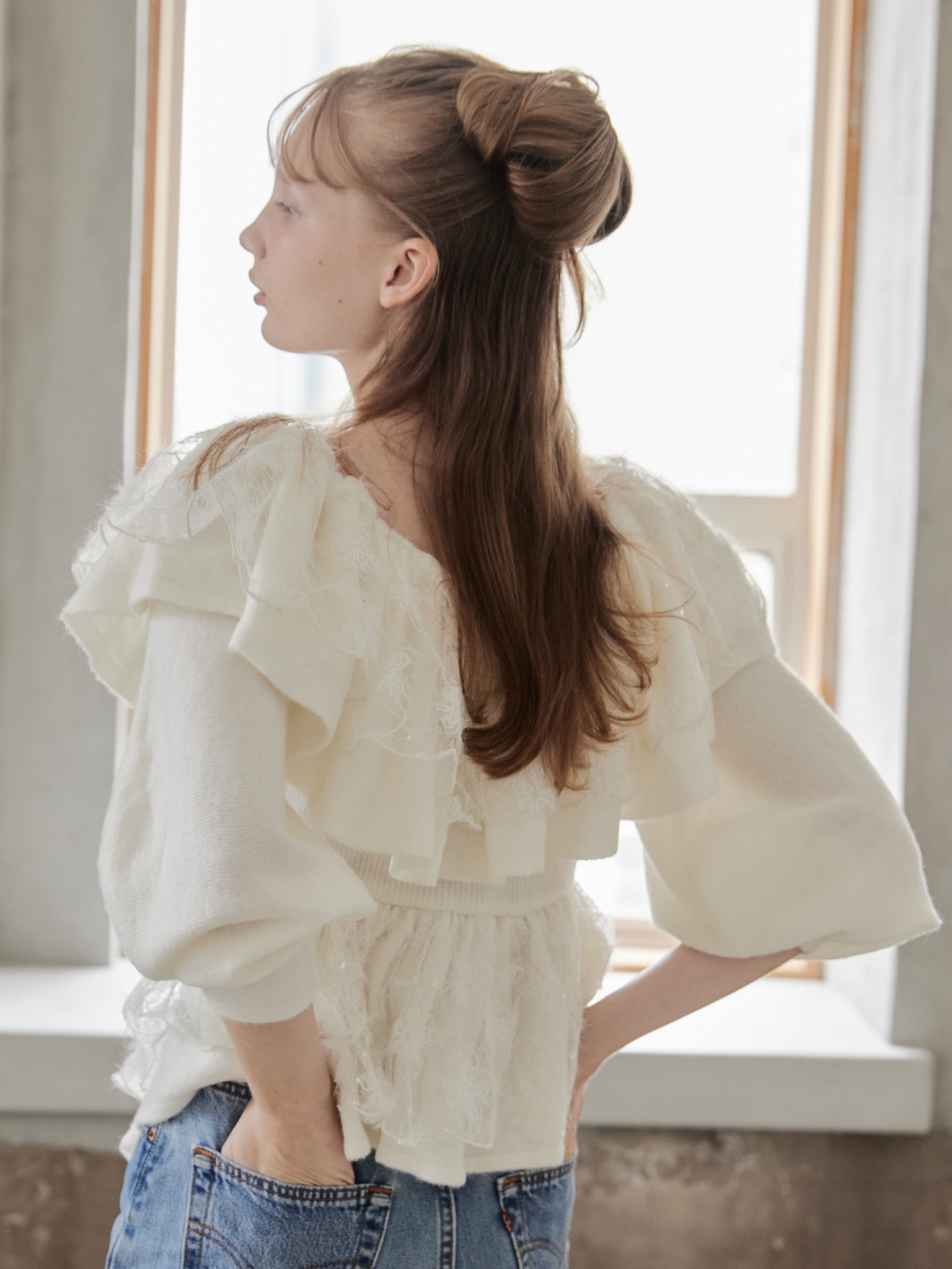 Shiny lace frill knit top ホワイト size:M model:173cm DASHA.G