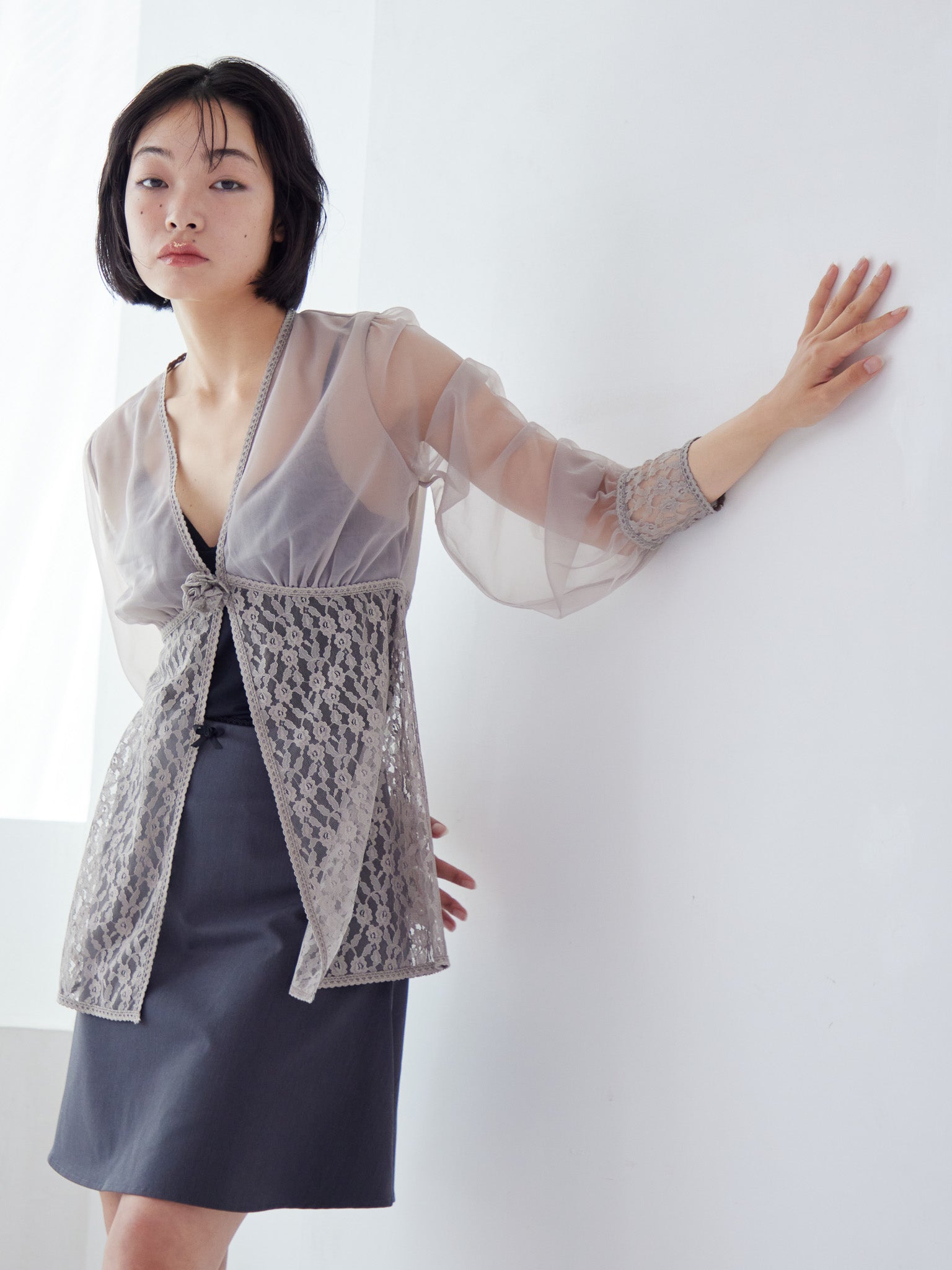 Rose sheer blouse グレー size:M model:161cm 富樫かなえ
