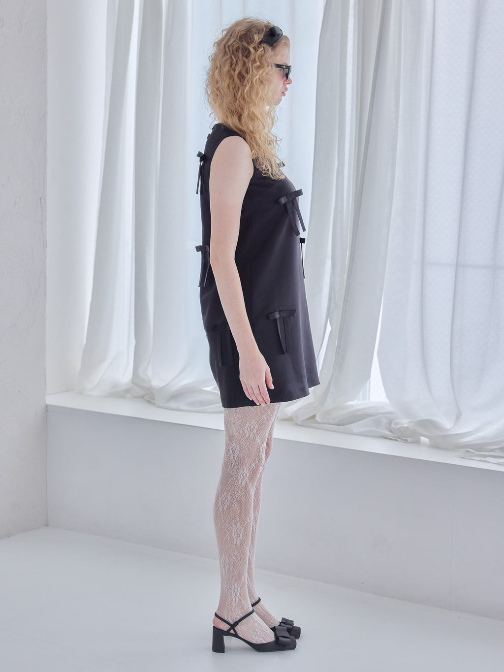 Many ribbon satin mini dress ブラック size:M model:173cm Olesia