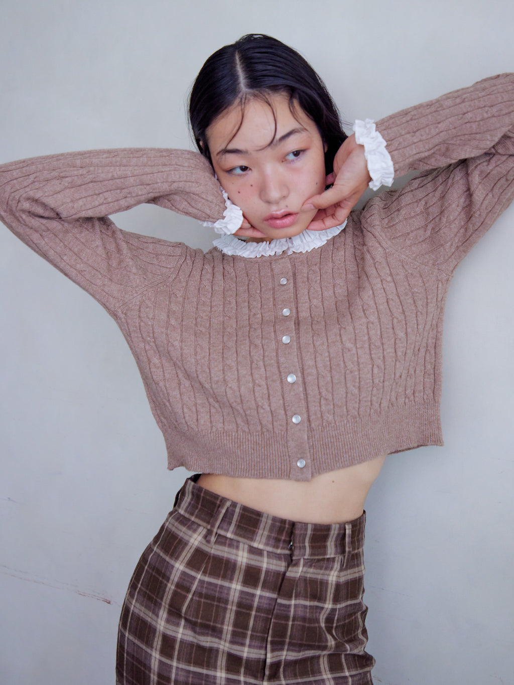Frilly cable knit cardigan モカ size:M model:161cm 富樫かなえ