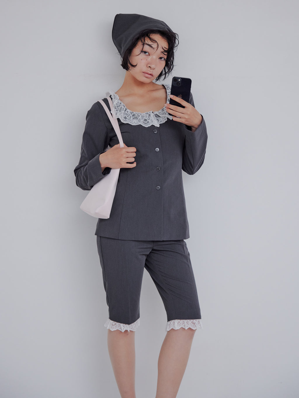 Lace trimmed tailored blouse グレー size:M model:161cm 富樫かなえ