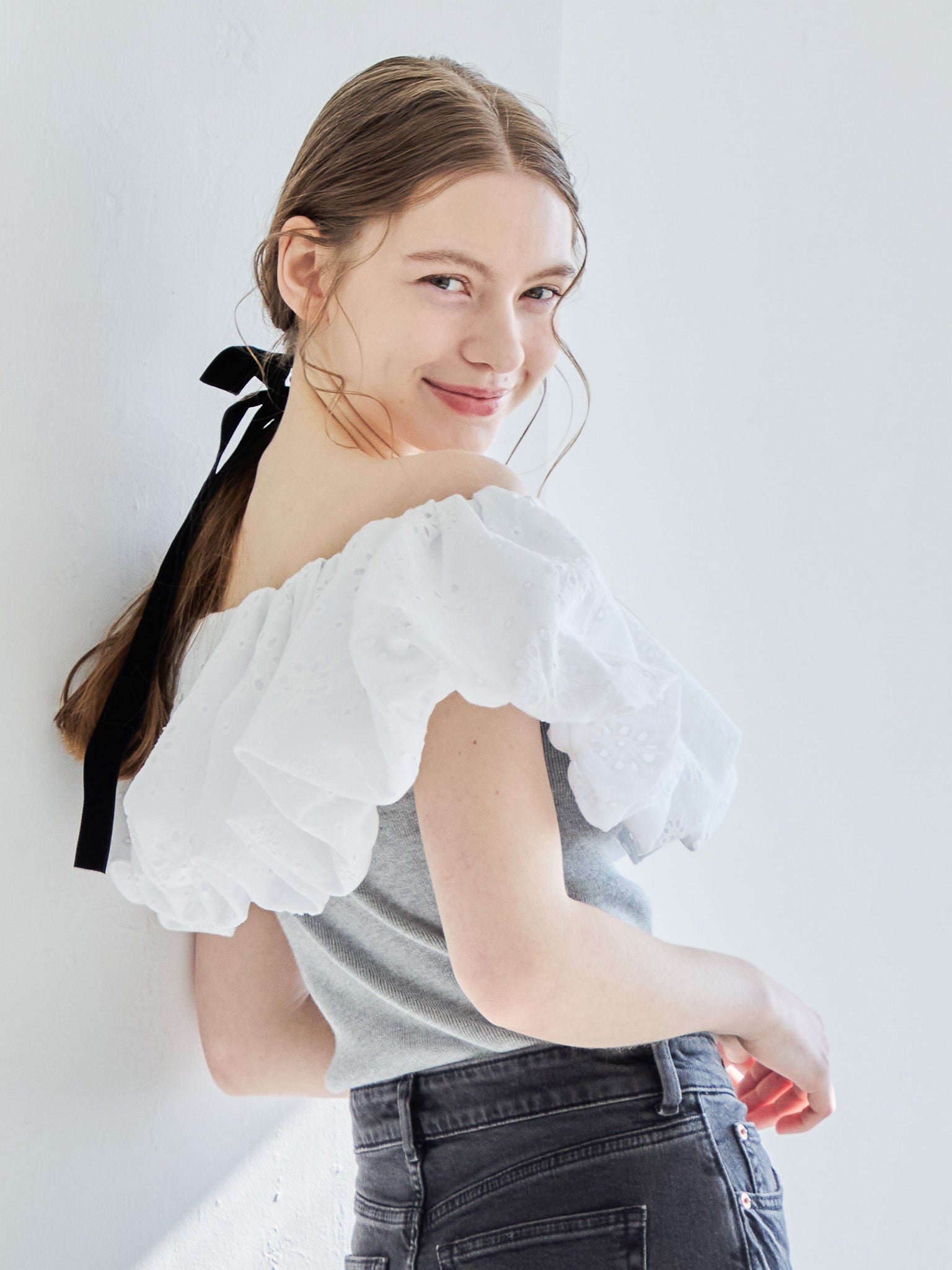 Embroidered balloon collar knit top グレー size:M model:171cm ANIUTA