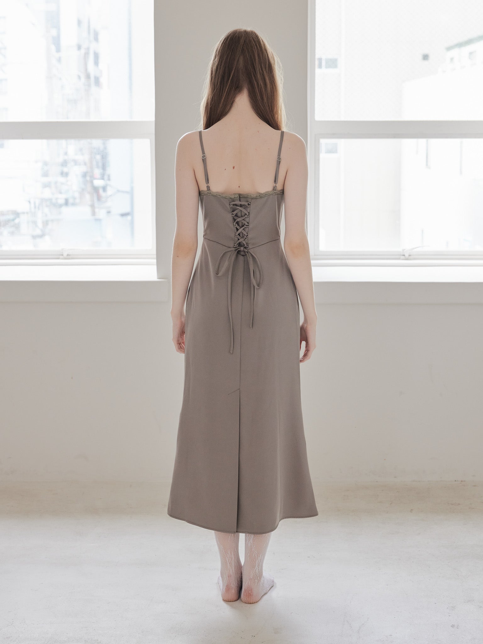 Ribbon embroidered satin cami dress モカ size:M model:173cm DASHA.G