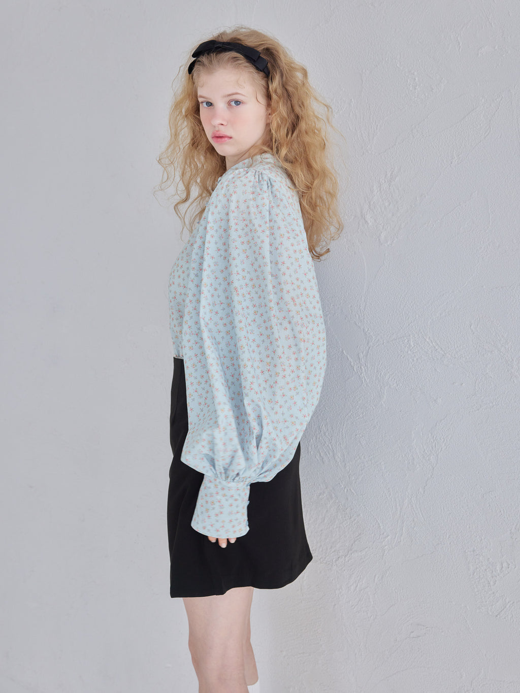 Many ribbon volume sleeve blouse ブルー size:M model:173cm Olesia
