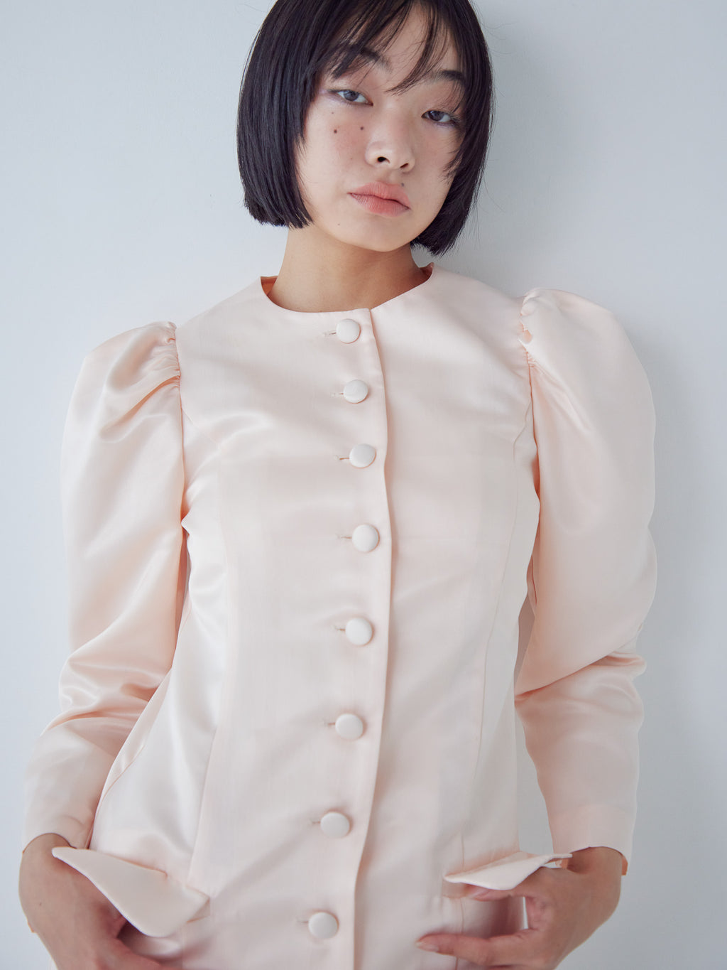 Volume sleeve mini dress ピンクベージュ size:M model:161cm 富樫かなえ