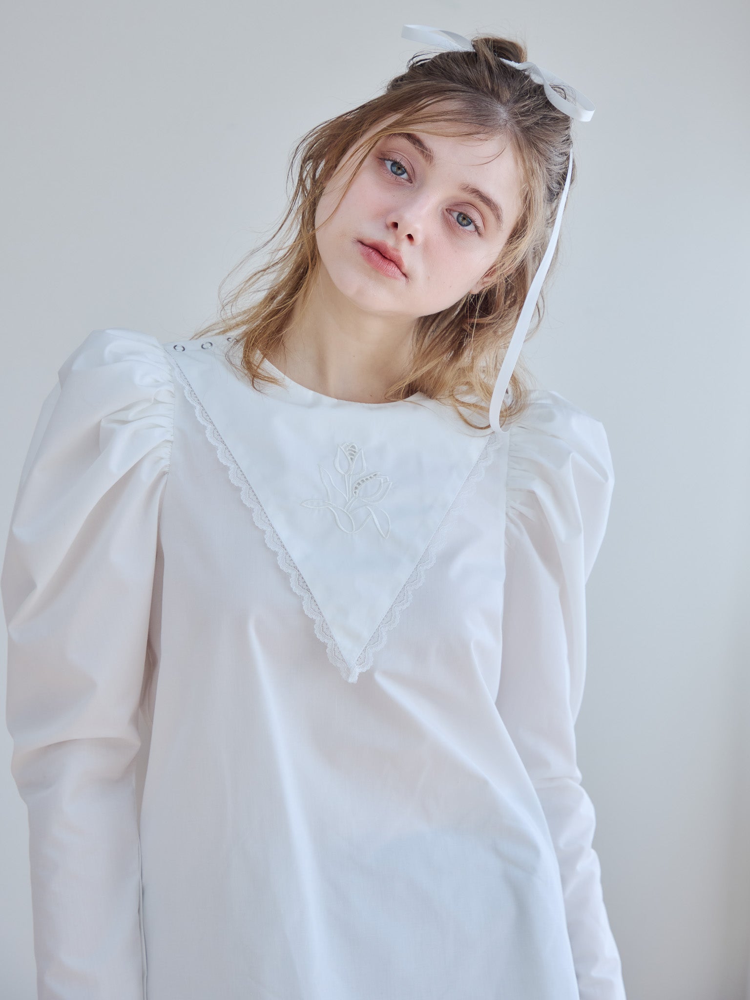 Tulip embroidered volume sleeve blouse ホワイト size:M model:174cm KATERYNA