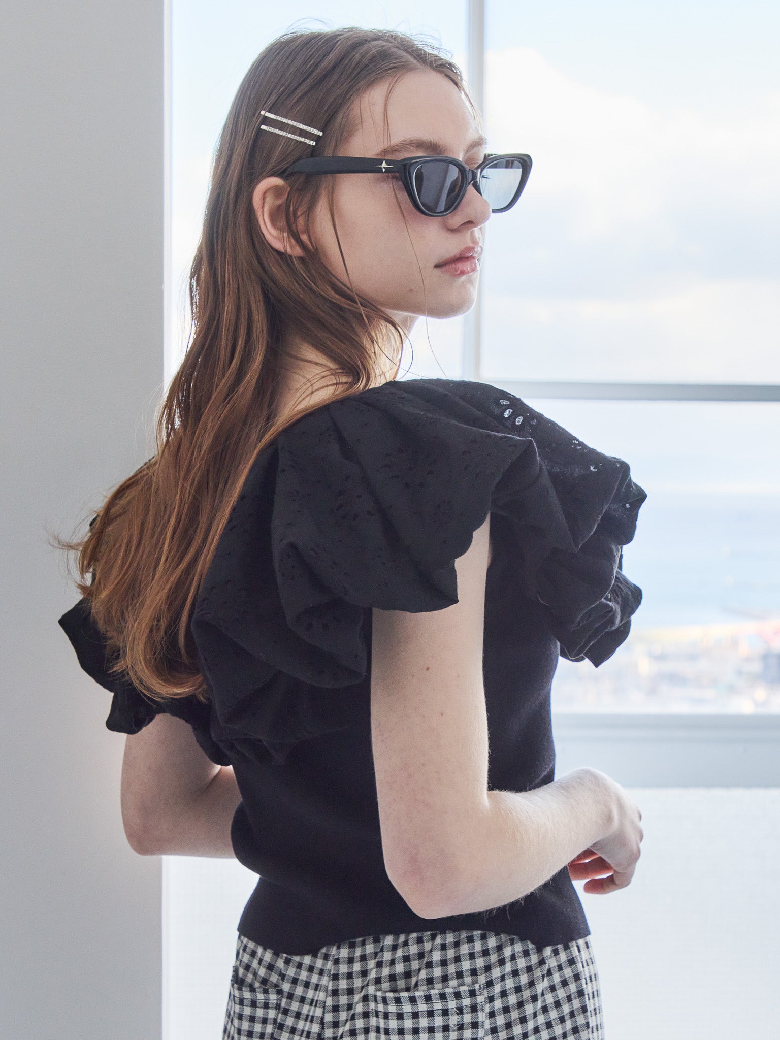 Embroidered balloon collar knit top ブラック size:M model:171cm ANIUTA