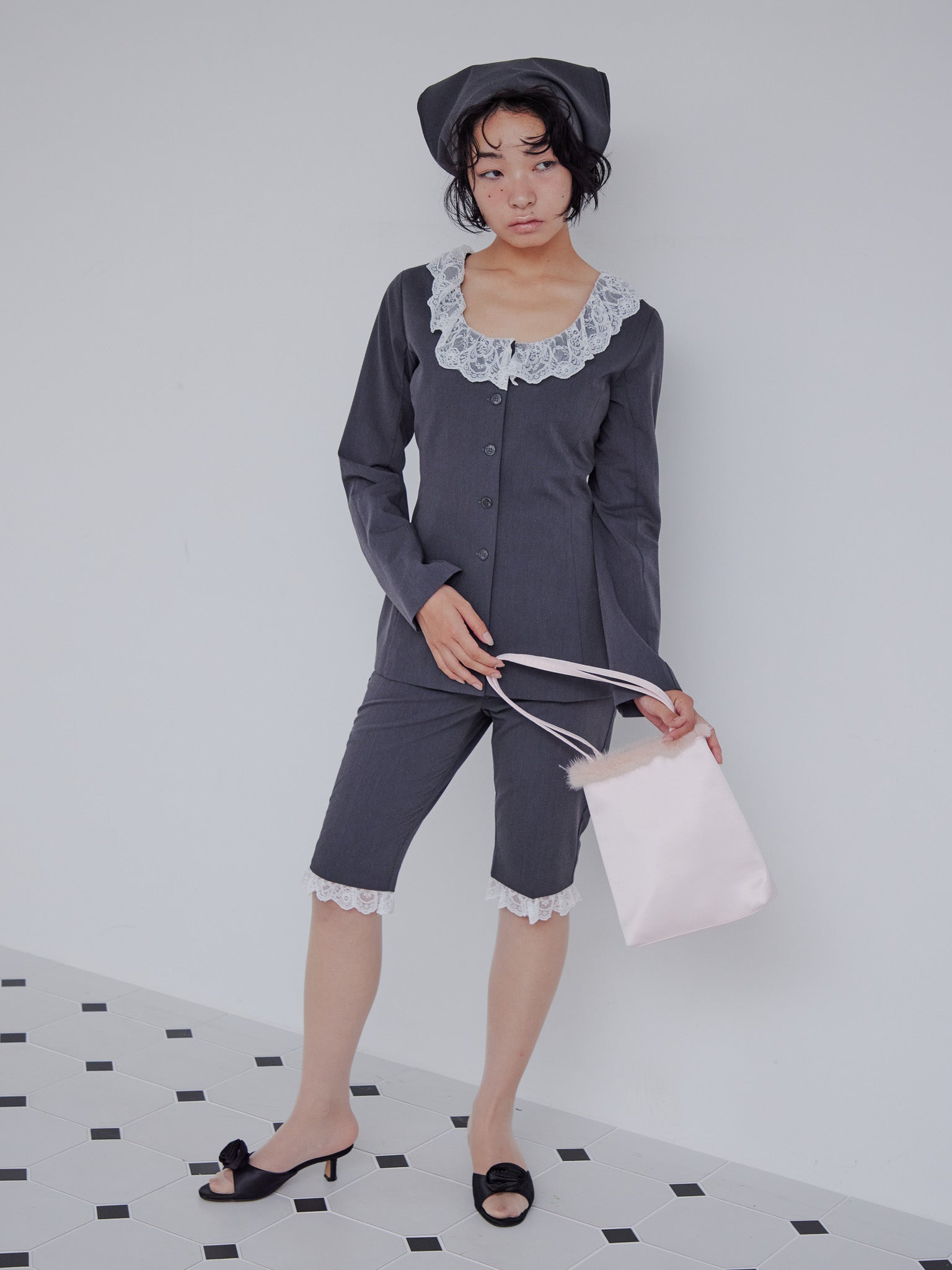 Lace trimmed tailored blouse グレー size:M model:161cm 富樫かなえ