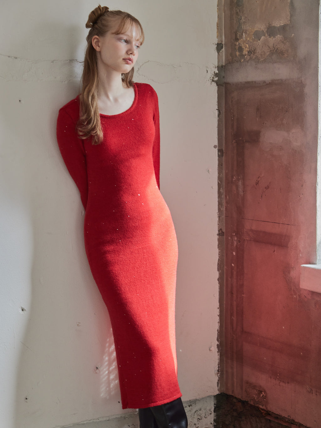 Back open shiny knit dress レッド size:M model:173cm DASHA.G