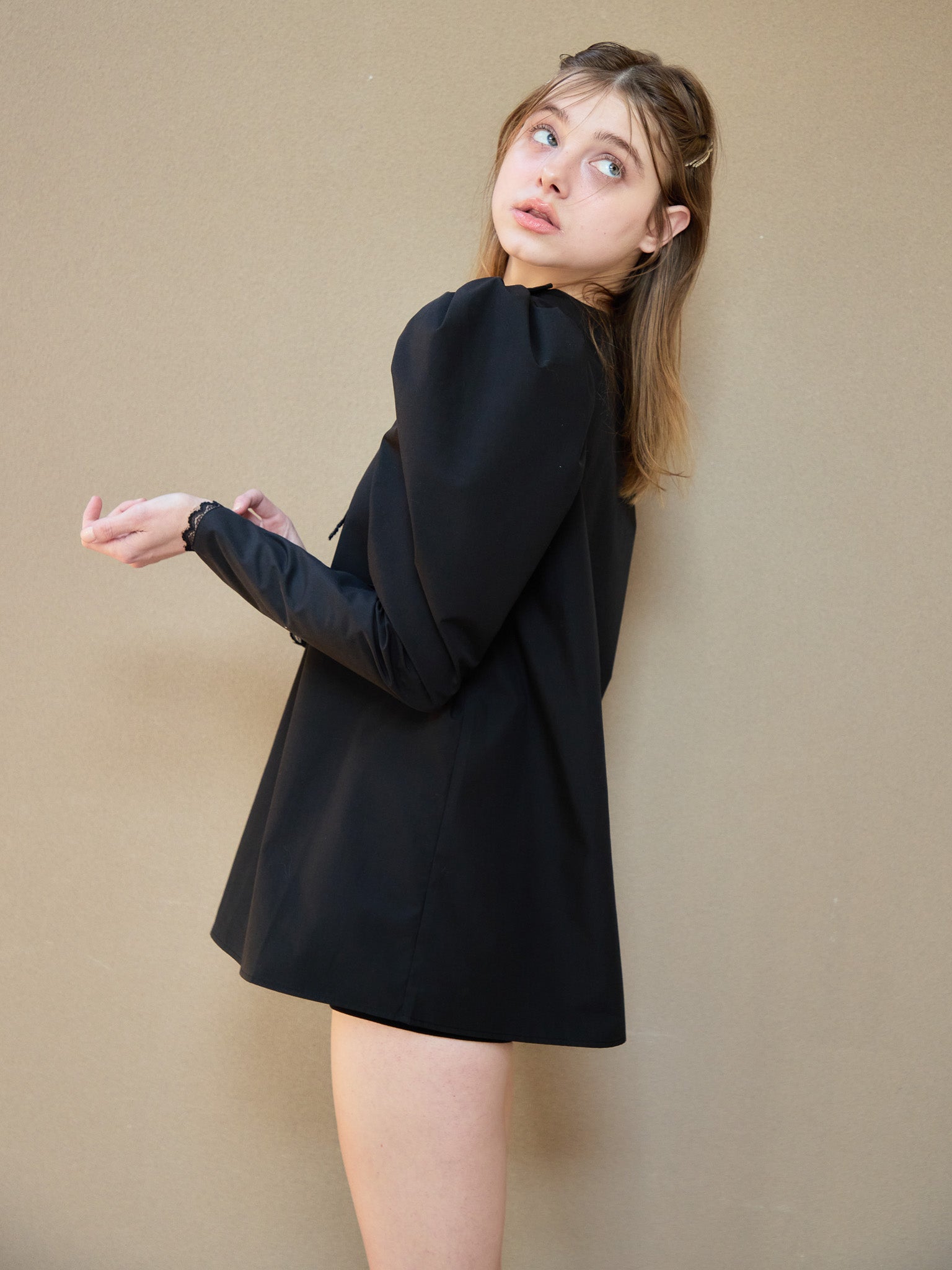 Tulip embroidered volume sleeve blouse ブラック size:M model:174cm KATERYNA