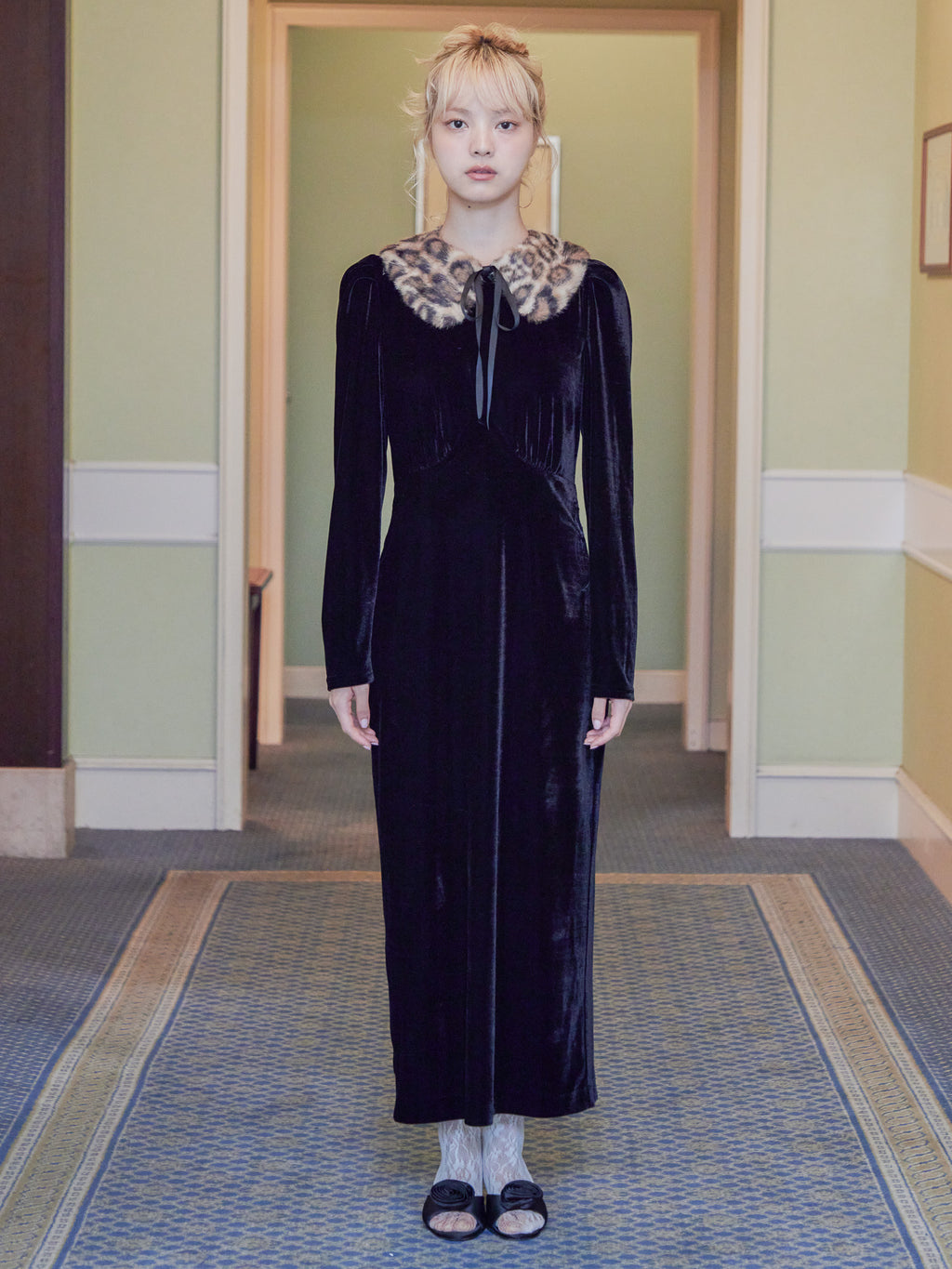 Ribbon embroidered velour dress & tippet ブラック size:M model:163cm MINAMI