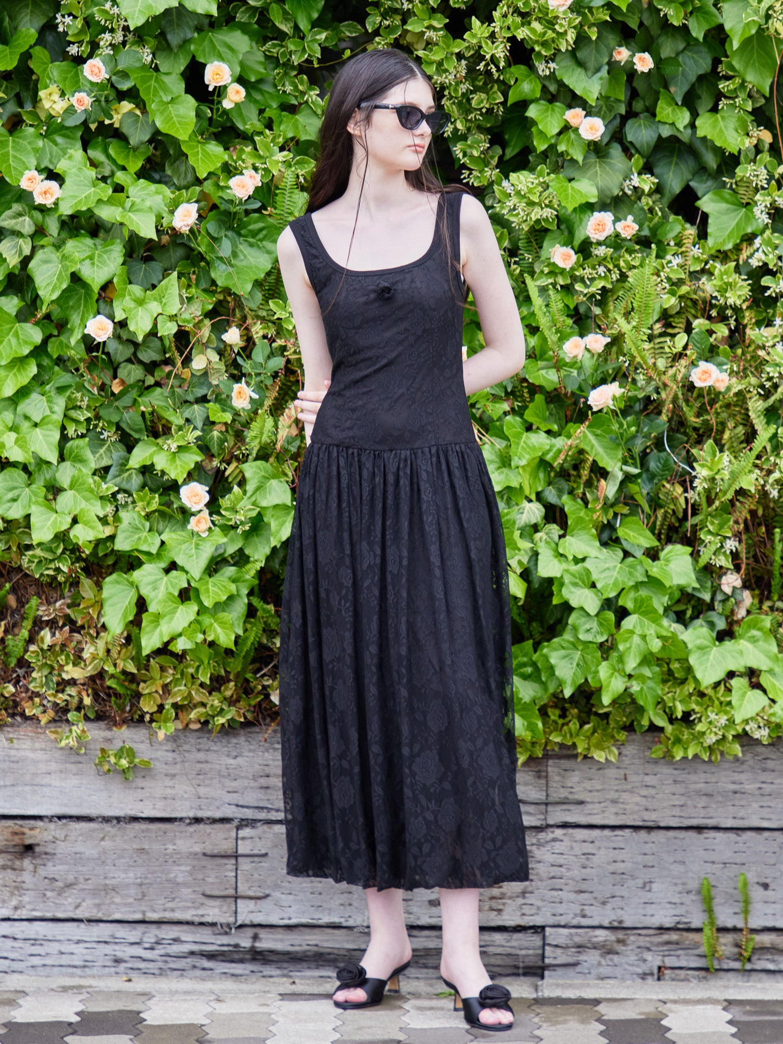 Low switching rose lace dress ブラック size:M model:170cm ALICE