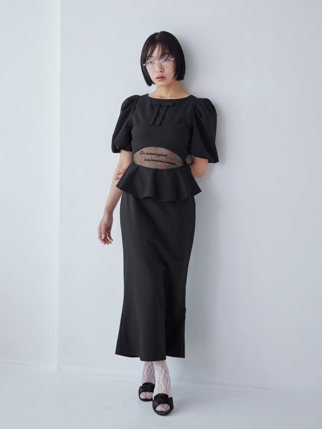 Sheer embroidered puff sleeve dress ブラック size:M model:161cm 富樫かなえ