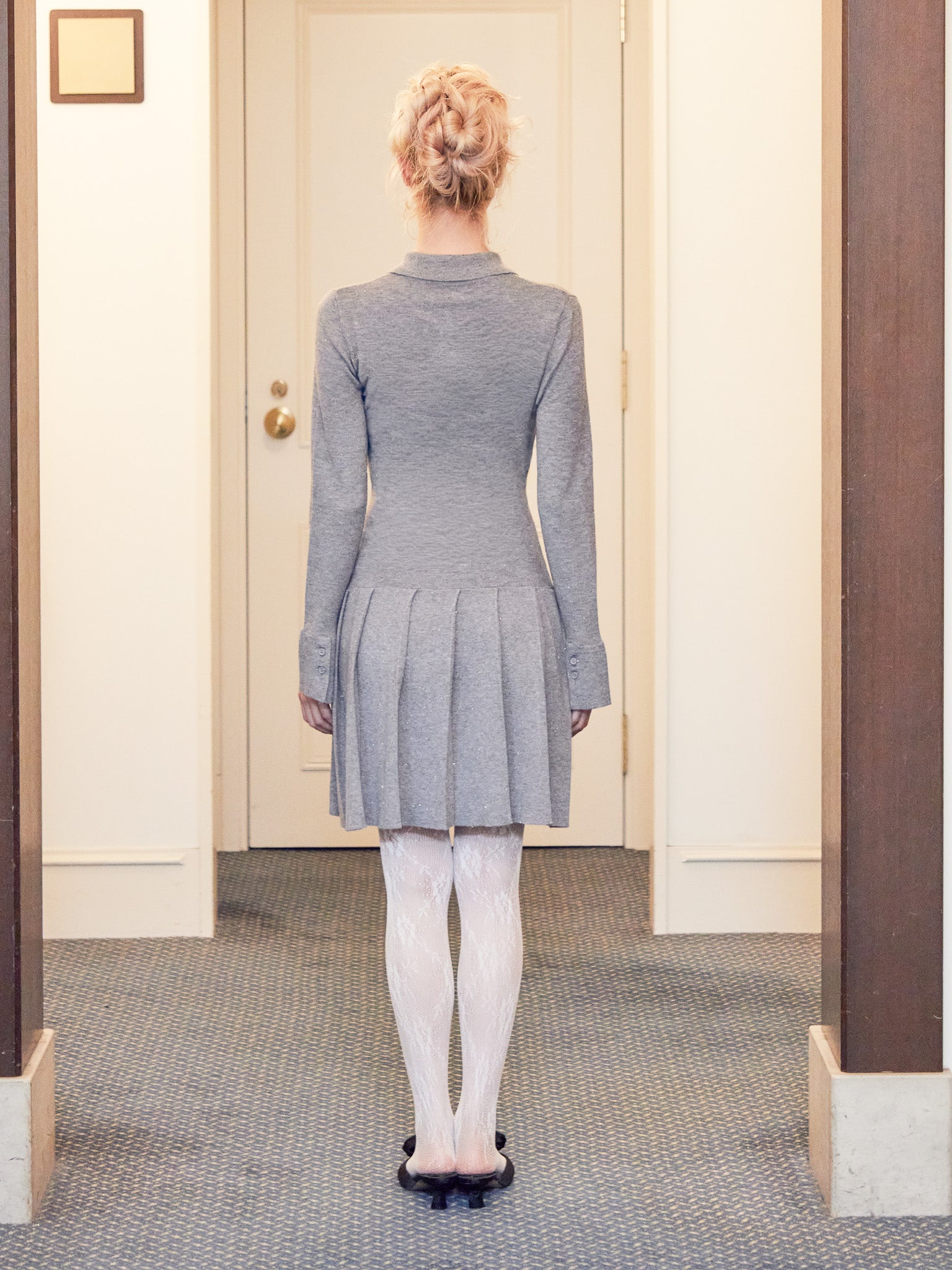 Low waist pleated glitter knit dress グレー size:M model:163cm MINAMI