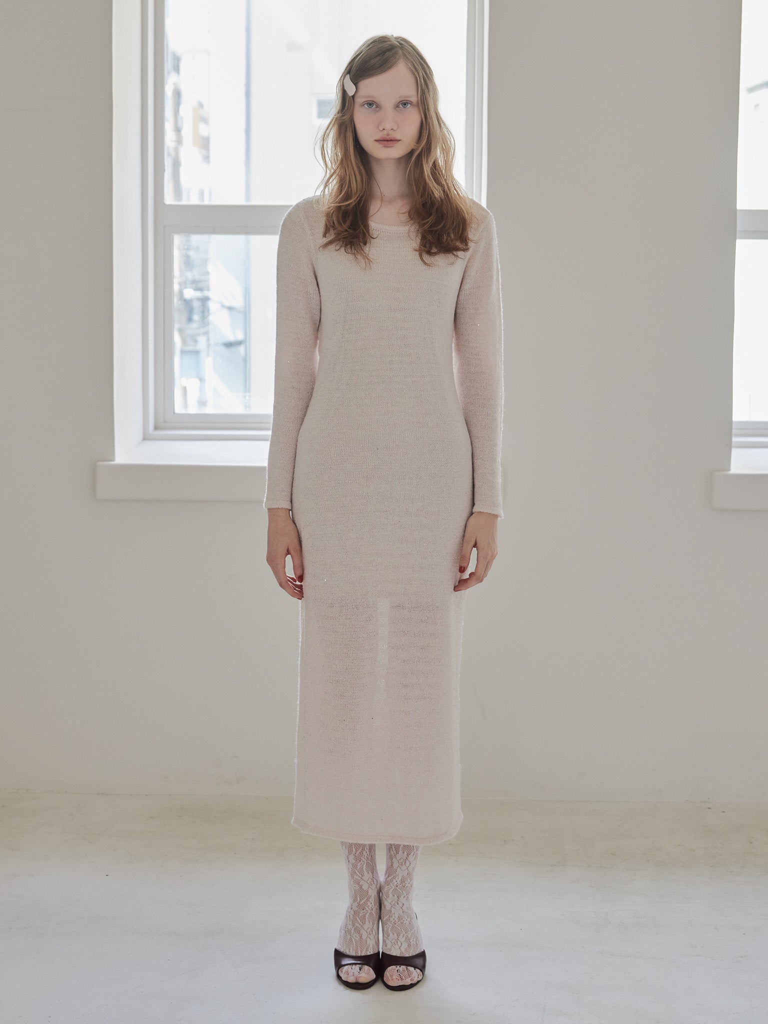 Back open shiny knit dress ピンク size:M model:173cm DASHA.G