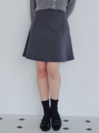 Hem flare mini skirt グレー size:M model:161cm 富樫かなえ