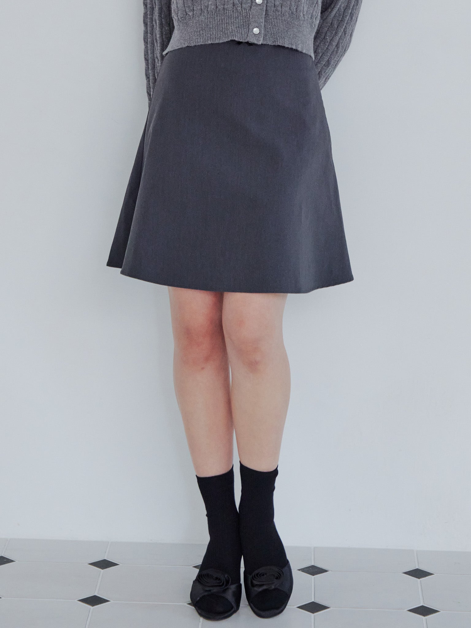 Hem flare mini skirt グレー size:M model:161cm 富樫かなえ