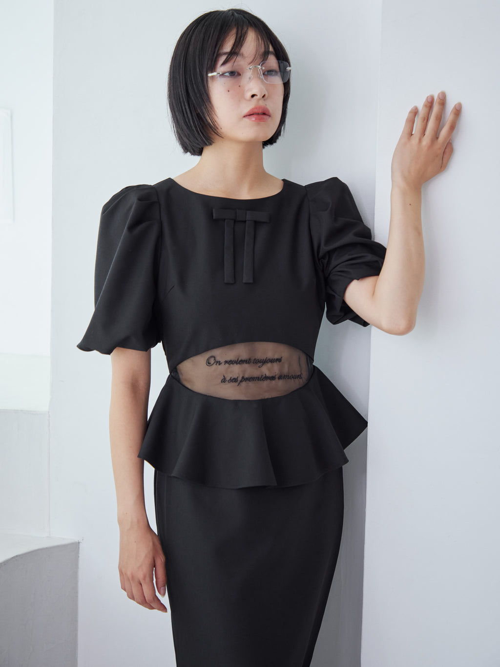 Sheer embroidered puff sleeve dress ブラック size:M model:161cm 富樫かなえ