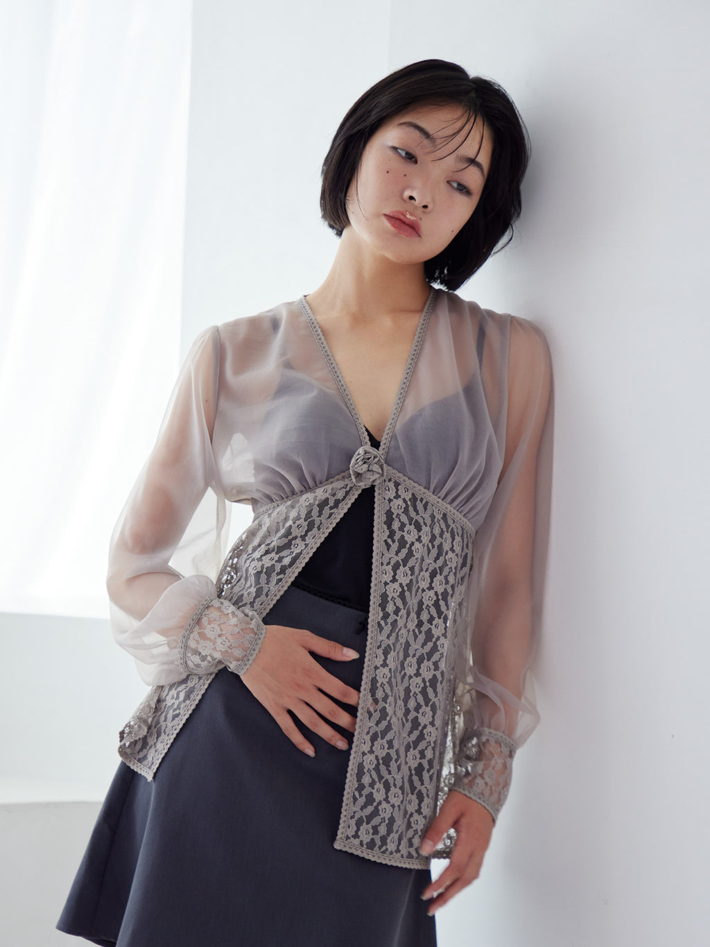 Rose sheer blouse グレー size:M model:161cm 富樫かなえ