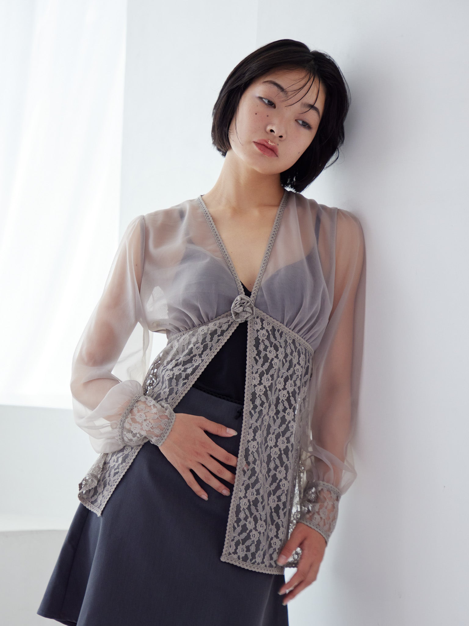 Rose sheer blouse グレー size:M model:161cm 富樫かなえ