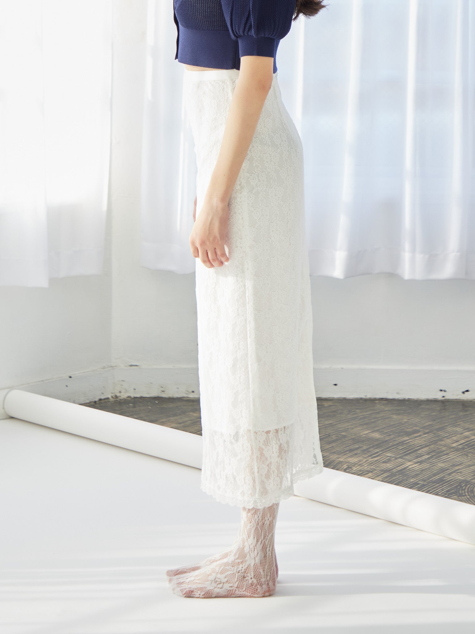 Ribbon embroidered lace tight skirt ホワイト