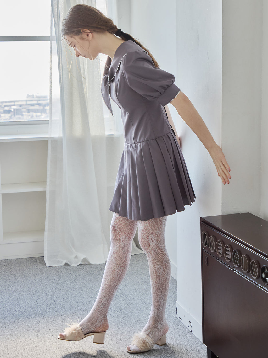 Low waist pleated mini dress グレー size:M model:171cm ANIUTA