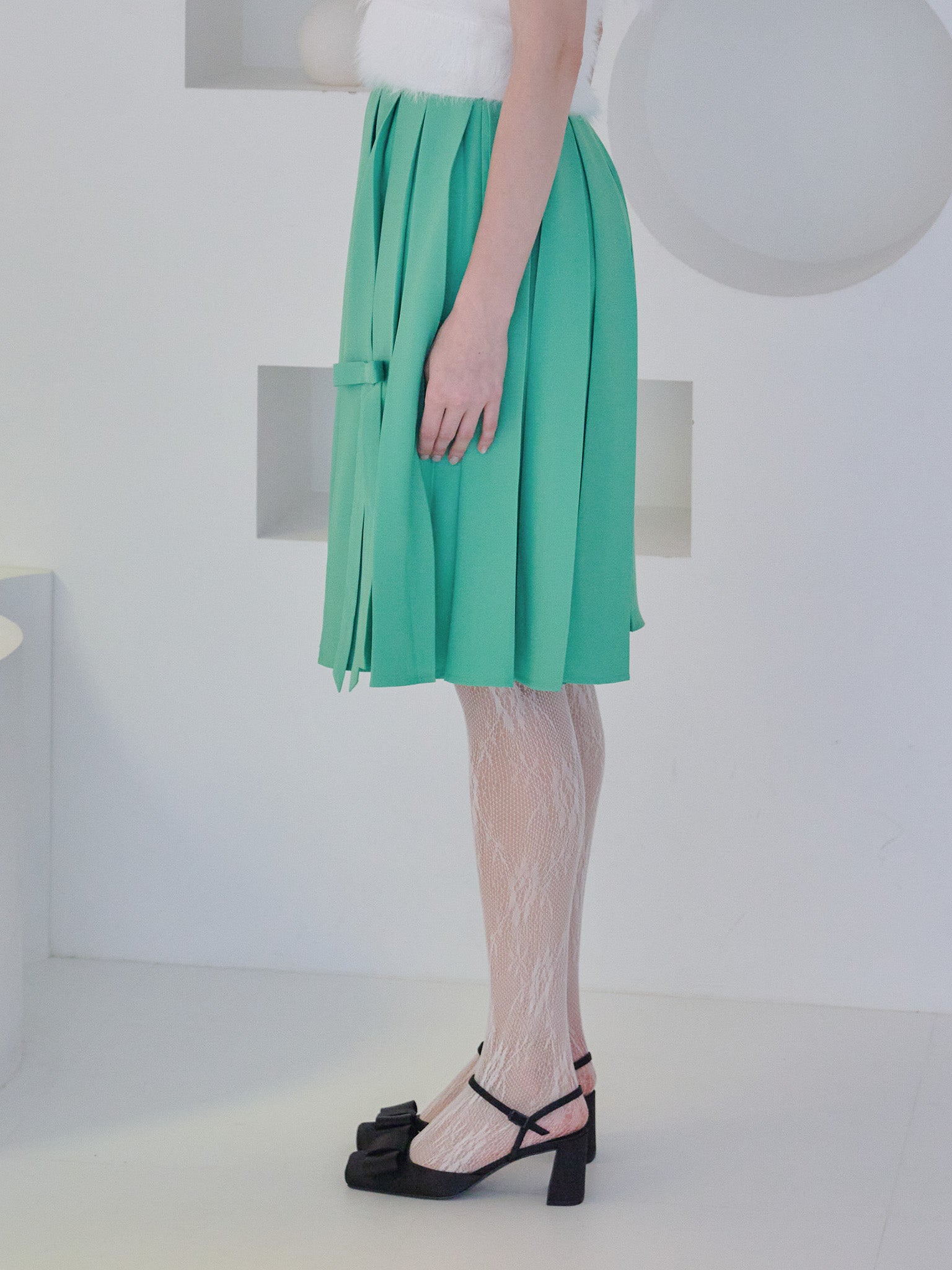 Ribbon slit pleated skirt グリーン size:M model:173cm Olesia