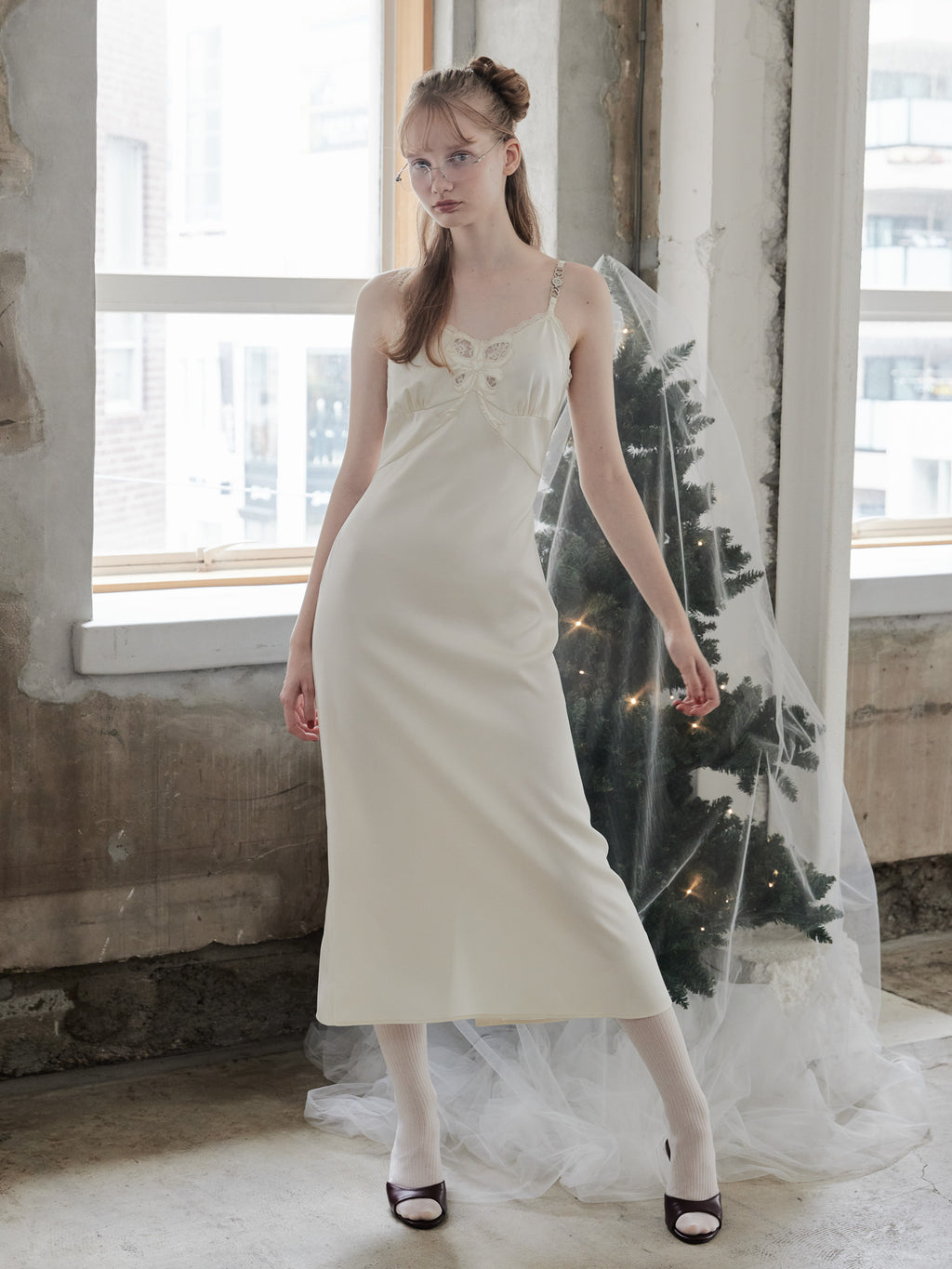Ribbon embroidered satin cami dress アイボリー size:M model:173cm DASHA.G