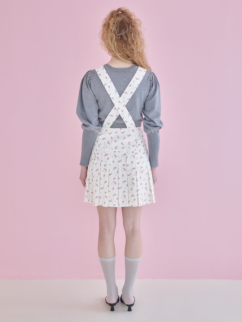 Rose pleated apron dress ホワイト size:M model:173cm Olesia