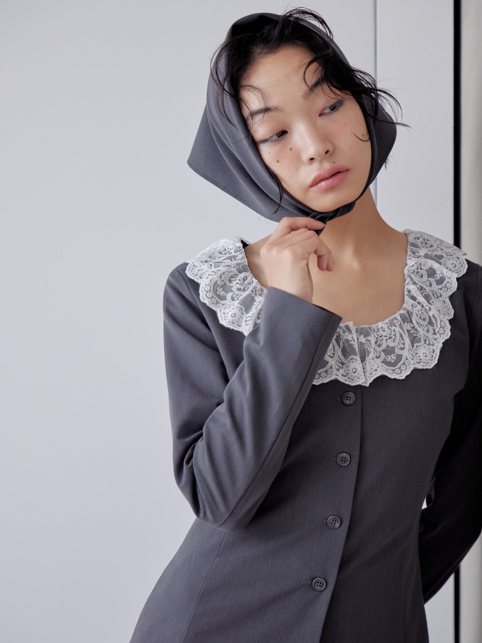 Lace trimmed tailored blouse グレー size:M model:161cm 富樫かなえ