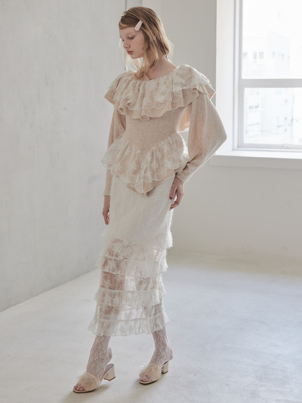 Shiny lace tiered skirt ホワイト size:M model:173cm DASHA.G