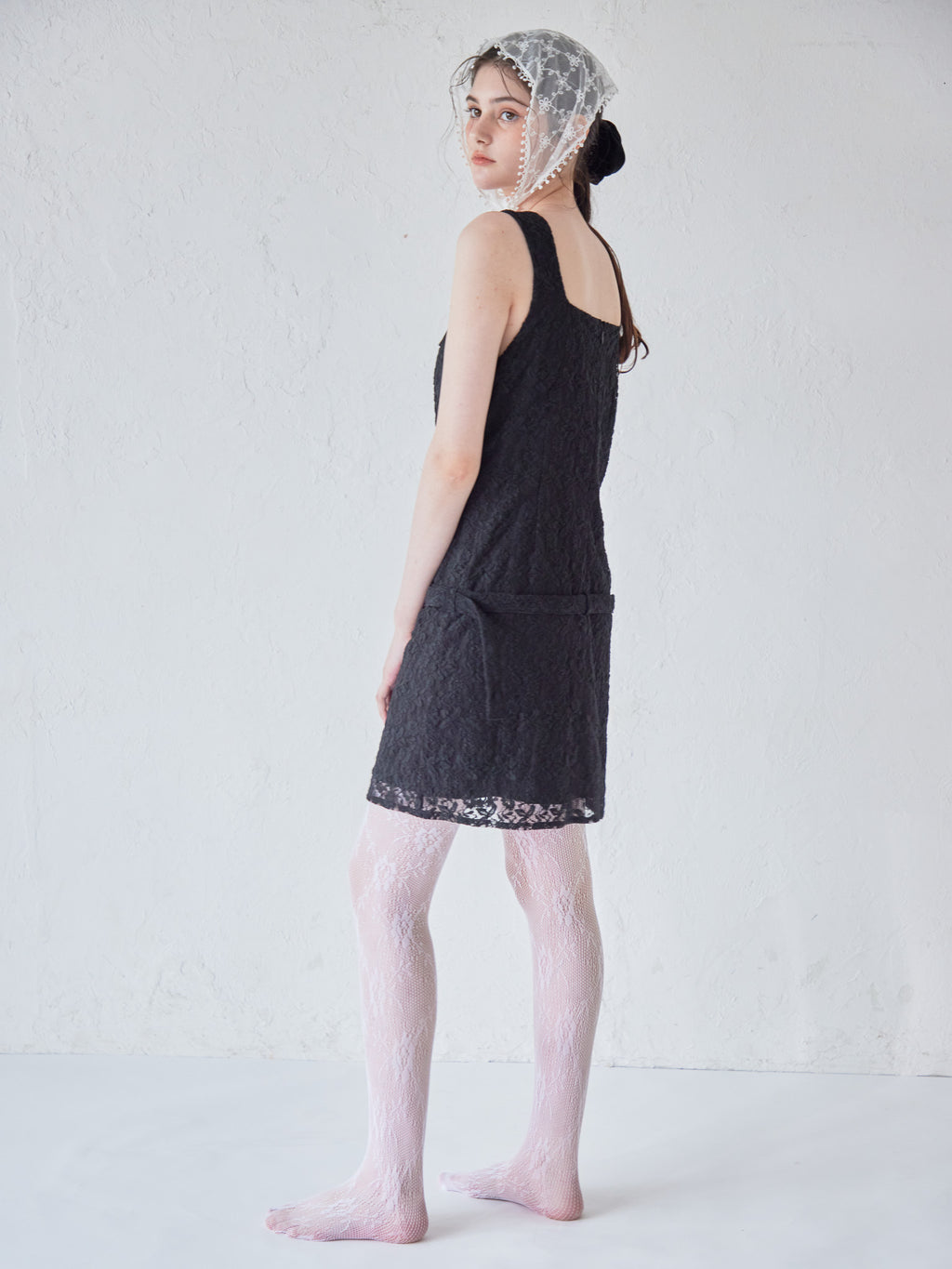 Low belt lace mini dress ブラック size:M model:170cm ALICE