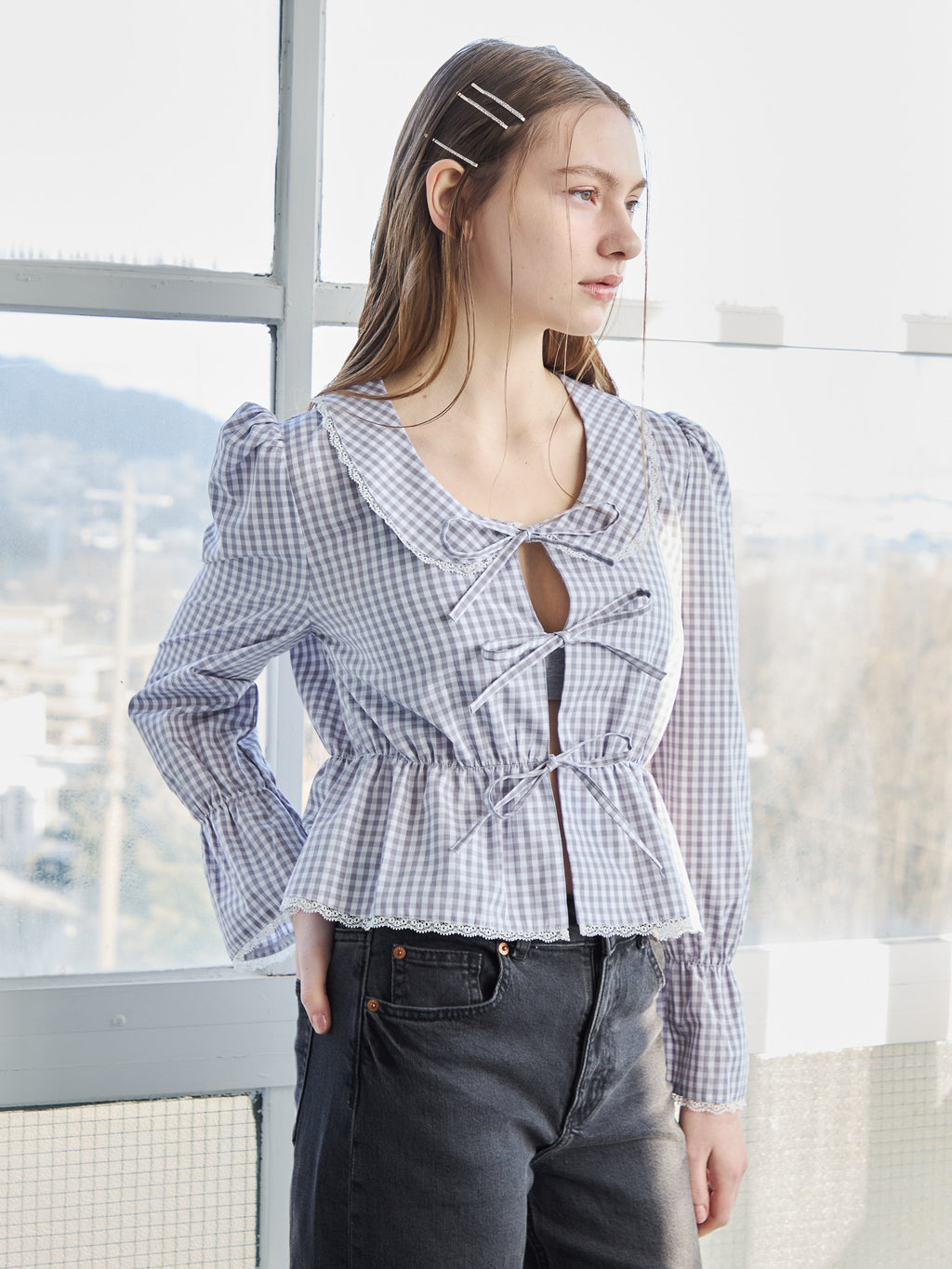 Front ribbon blouse グレー size:M model:171cm ANIUTA