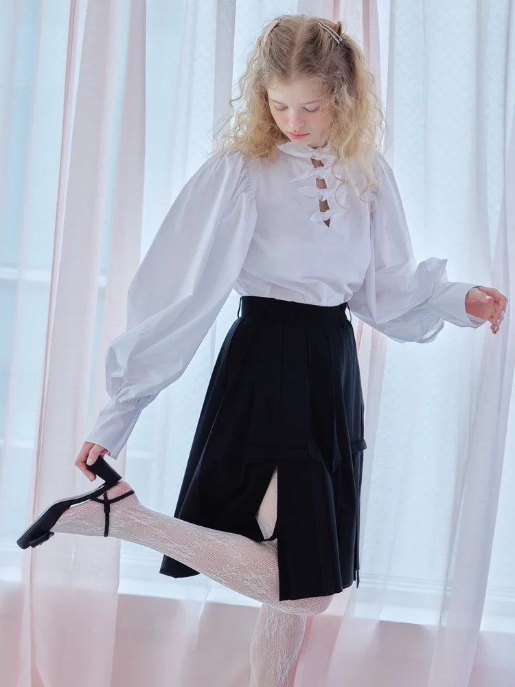 Many ribbon volume sleeve blouse detail